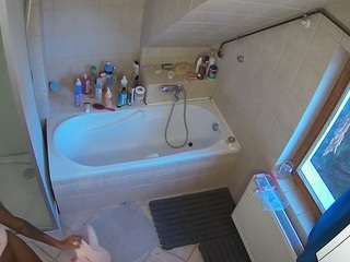 Julmodels Bathroom 2nd Floor-1